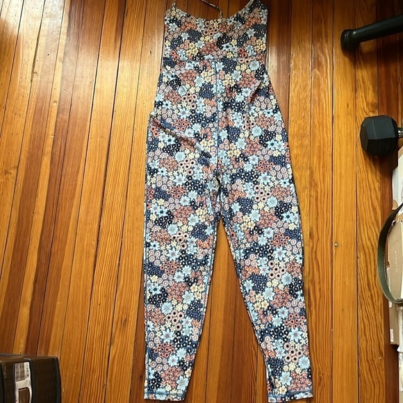 Offline by Aerie Floral Criss Cross Back Onesie Sz XL - Picture 4 of 10